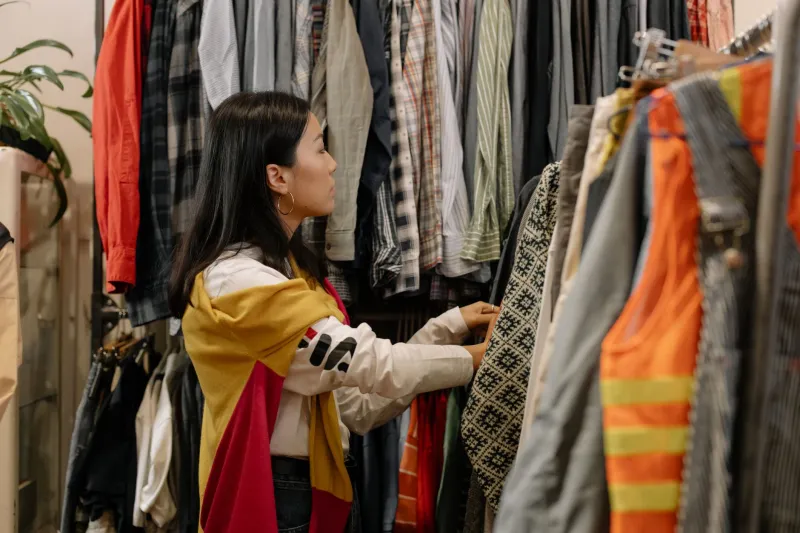 Sell What You Own, Buy What You Love: The Canadian Resale Playbook for Smarter Shopping